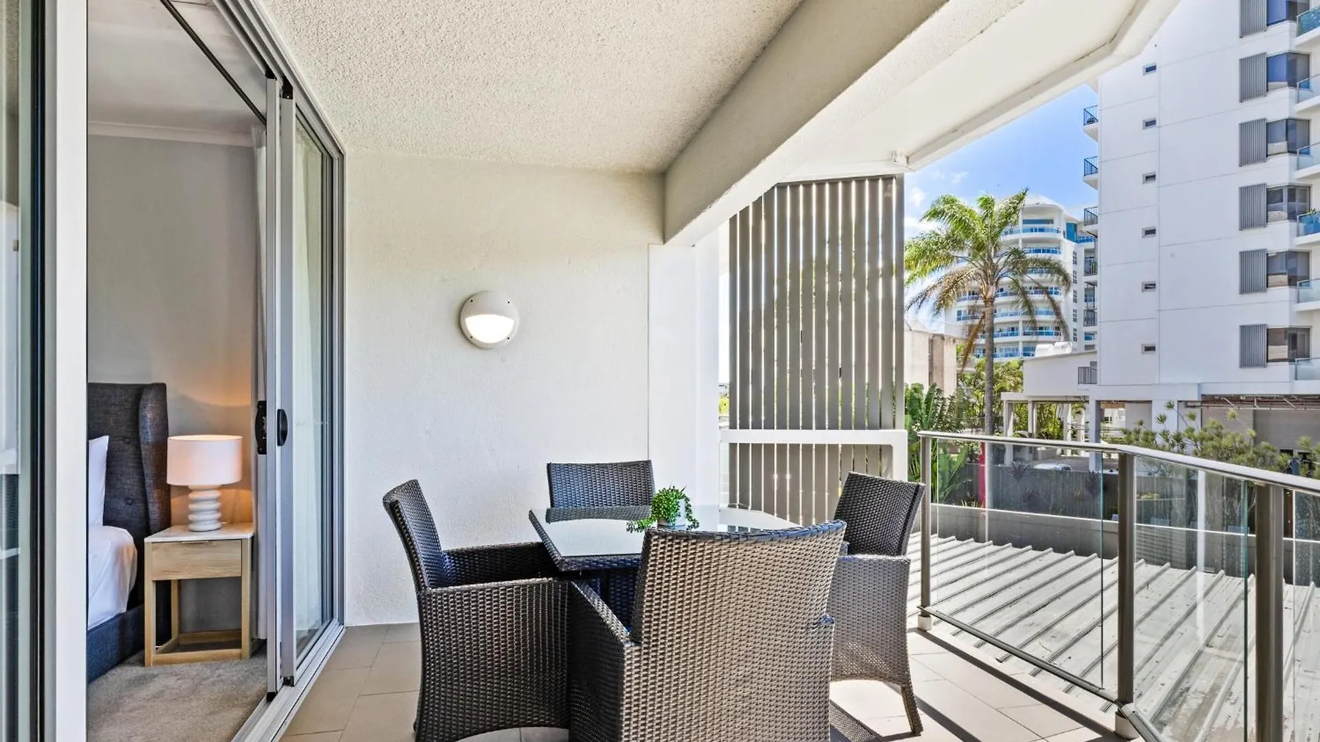 *** Апарт-отель Maroochy Sands Holiday Apartments Маручидор Австралия