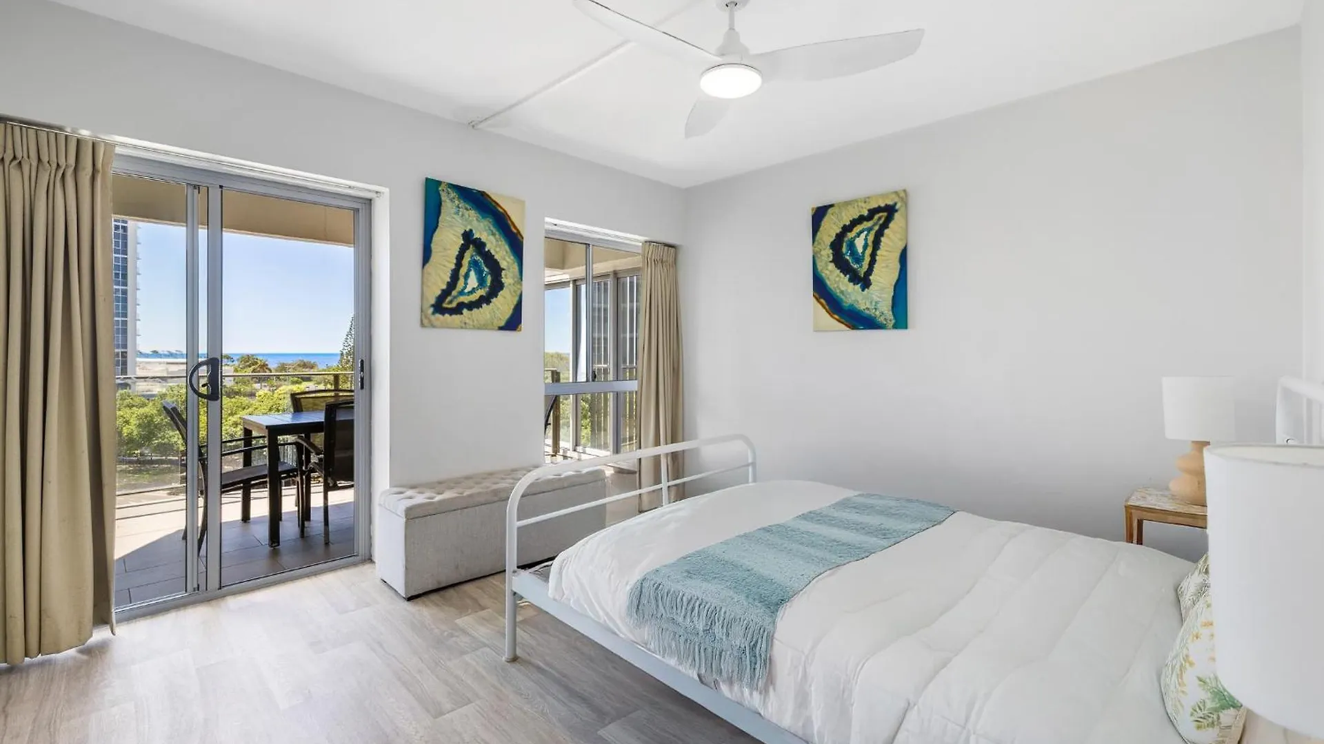 Апарт-отель Maroochy Sands Holiday Apartments Маручидор