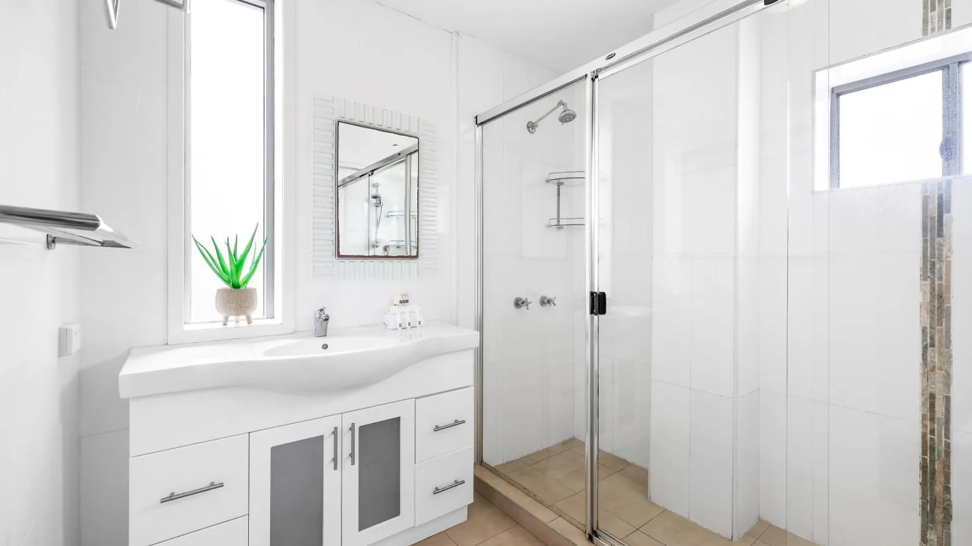 Апарт-отель Maroochy Sands Holiday Apartments Маручидор