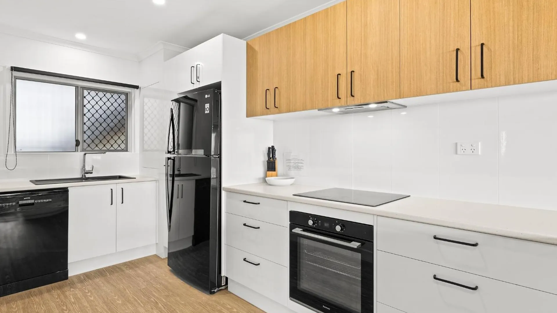 Maroochy Sands Holiday Apartments Maroochydore 3*,  Australia